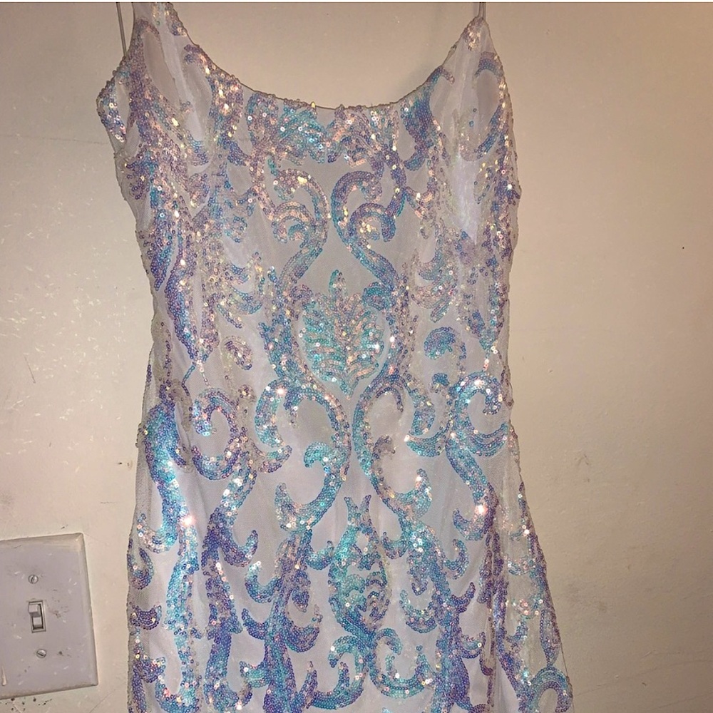 Selling because it shaped my body too well and boosted my ego!